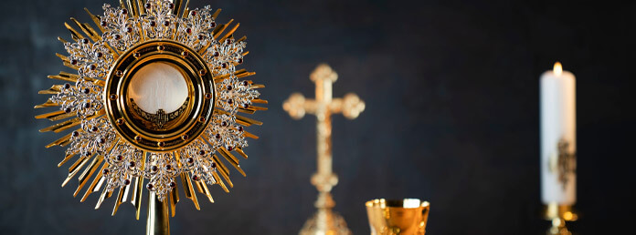 silver and gold items for sacrament